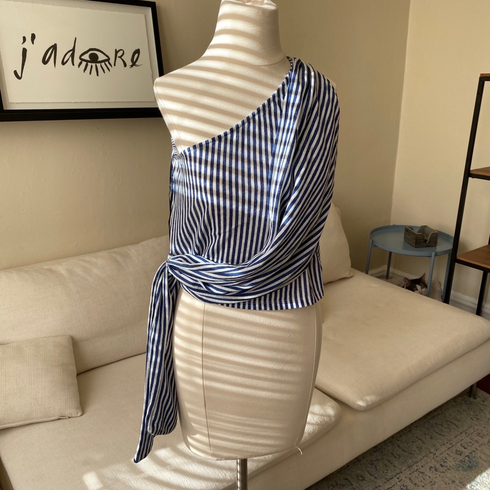 Striped Asymmetric Top